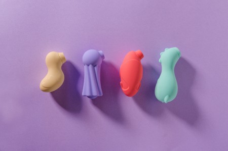 Hrav&aacute; kolekce podtlakov&yacute;ch bezkontaktn&iacute;ch stimul&aacute;torů klitorisu
