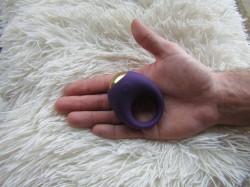 Ona, on a sakra skvěl&yacute; sex s vibračn&iacute;m kroužkem LUZ Eclipse od Toy Joy!! Ověřeno!!